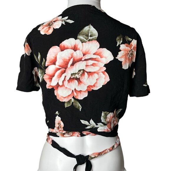 Forever 21 Floral Wrap Top Black & Pink Size Large - Picture 3 of 3